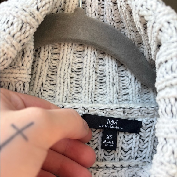 MM By My Michelle Cropped Balloon Sleeve Cowl Neck Knit Sweater | XS - Picture 7 of 11